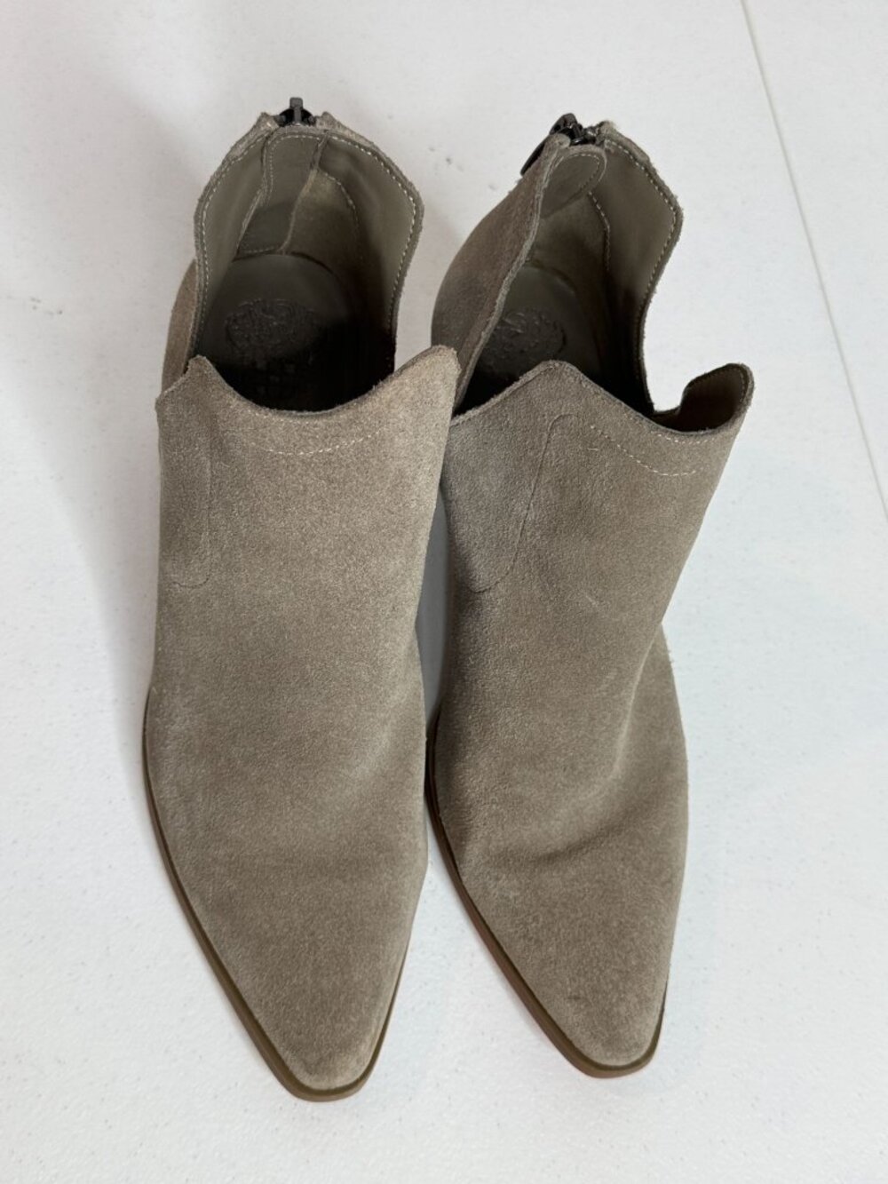 Vince Camuto 8.5 Gray Suede Cutout Block Heel Ankle Booties Western Boho - Picture 2 of 11